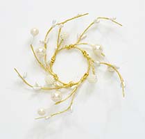 1.25" Pearl, White Berry Pearl, & Pip Candle Ring with Gold Wire