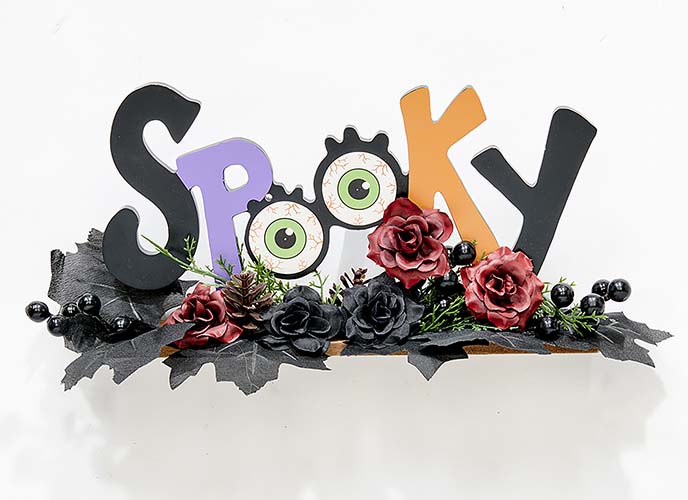 12" Halloween Spooky Tabletop Sign