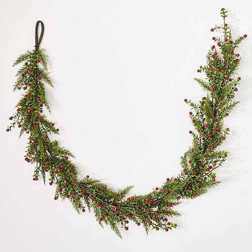 69" Boxwood & Berry Garland